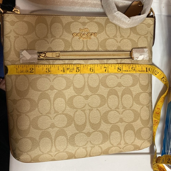 Beautiful NWT Coach Crossbody - Picture 12 of 13